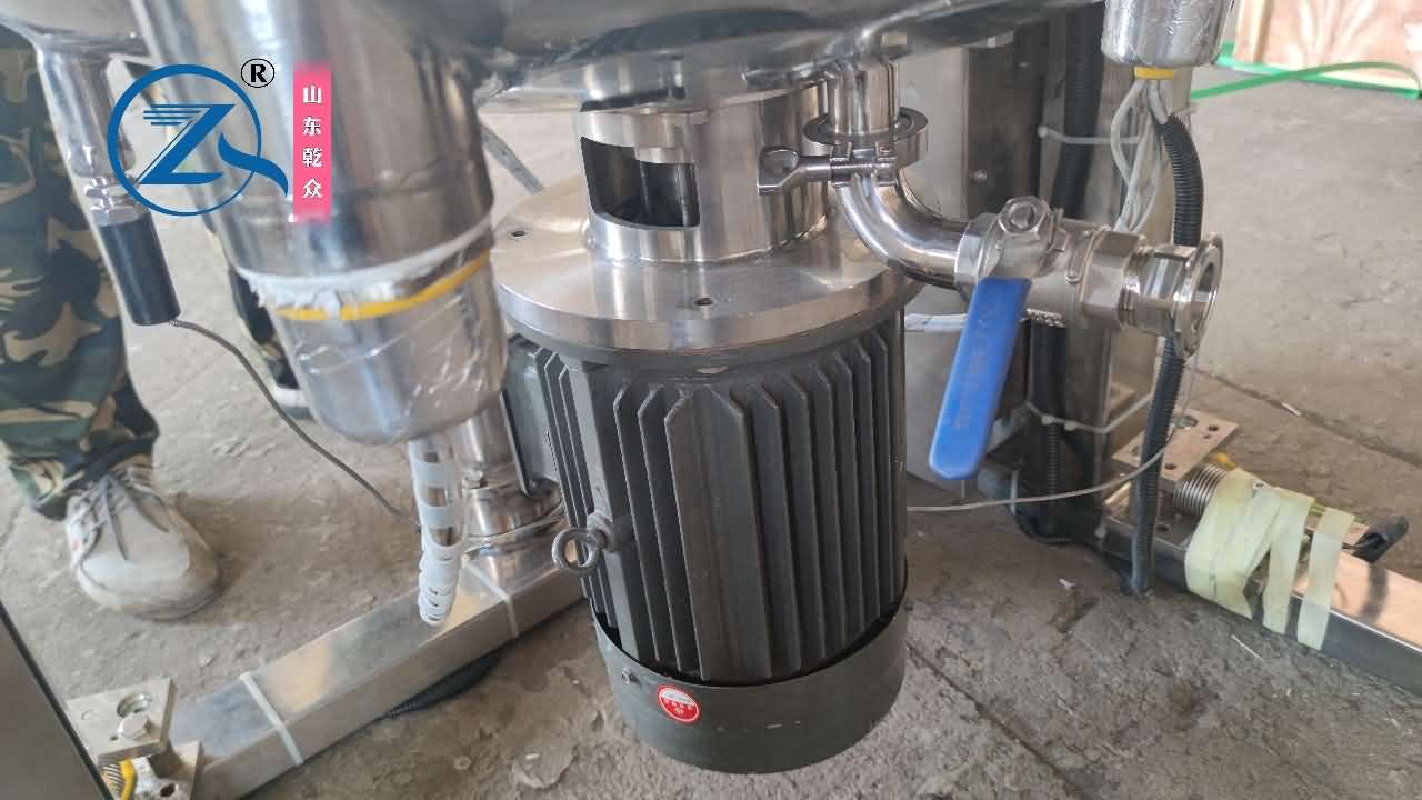 100L全自动多功能不锈钢乳化搅拌罐加工调试，具备冷却、变频调速、称重系统、真空、乳化、加热、搅拌液压升降及冷却功能